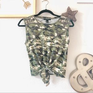 🍇2/$30 FOREVER 21 Camo bowtie sleeveless top